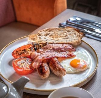 Holt Hotel | Elegant Stays at The Feathers Holt - Pet Friendly & Breakfast