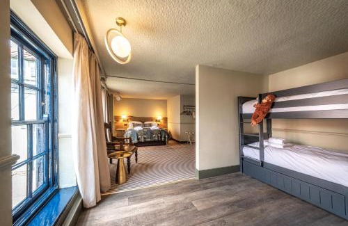 Holt Hotel | Elegant Stays at The Feathers Holt - Pet Friendly & Breakfast