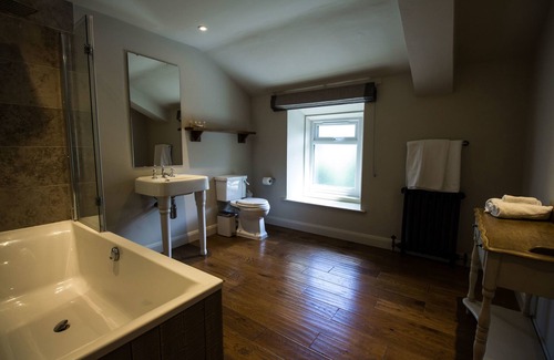 Slyne Hotel | Experience The Fenwick Steak & Seafood Pub, 4-Star Comfort