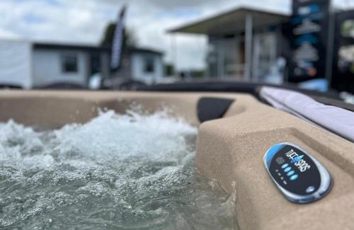 North Muskham House | Discover The Fern at BrackenXcapes: Pet-Friendly Retreat