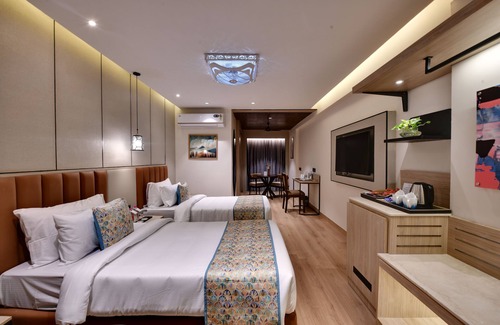 Shyam Nagar Hotel | Discover The Fern Habitat in Jaipur with Pool & Dining