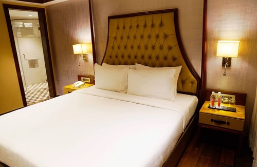 Adarsh Nagar Hotel | Comfortable Stay at The Fern Residency Jaipur with Pool & Dining