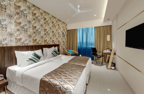Gote Hotel | Relax at The Fern Residency Karad with Pool & Dining Options