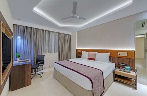 Gote Hotel | Relax at The Fern Residency Karad with Pool & Dining Options