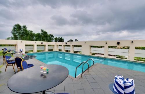 Vadgaon Hotel | Discover The Fern Residency, Vadgaon - Pune with Pool & Spa