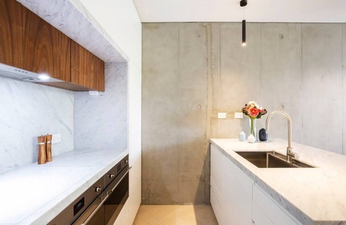 Alexandria Apartment | Discover The Fern Split Level Oasis with Enchanting Courtyard
