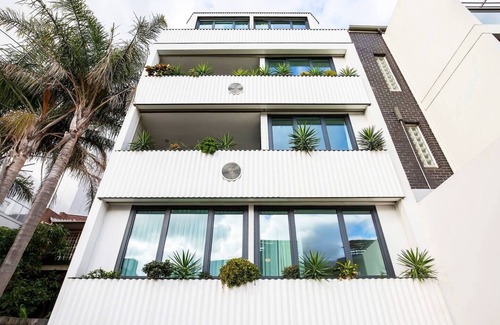 Alexandria Apartment | Discover The Fern Split Level Oasis with Enchanting Courtyard