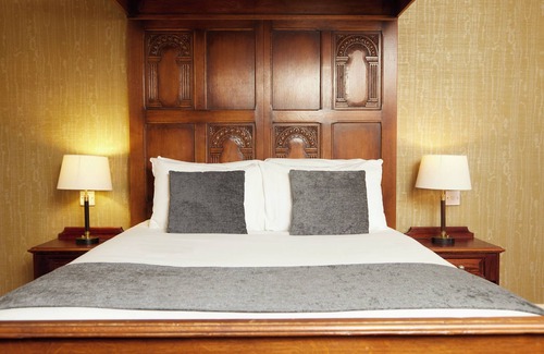 Markfield Hotel | Comfortable Stay at The Fieldhead Hotel with Family-Friendly Amenities