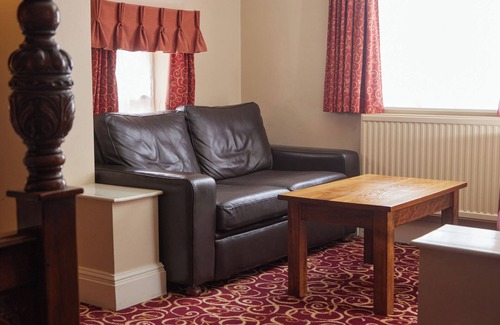 Markfield Hotel | Comfortable Stay at The Fieldhead Hotel with Family-Friendly Amenities