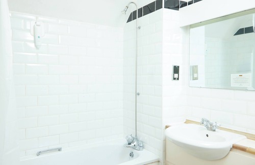 Markfield Hotel | Comfortable Stay at The Fieldhead Hotel with Family-Friendly Amenities