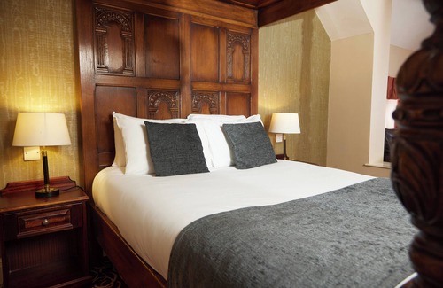 Markfield Hotel | Comfortable Stay at The Fieldhead Hotel with Family-Friendly Amenities