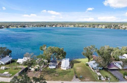 Thomas Drive House | Exceptional Stay at The Fifth Promise - Lakehouse Retreat