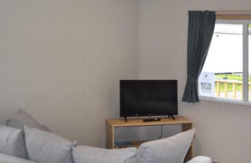 Forres House | Pet-Friendly Haven: The Finch, Rated 9/10 by Guests