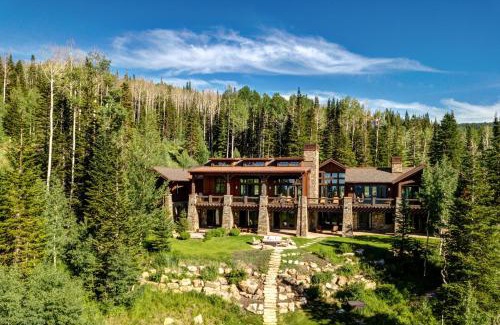 Park City House | Experience Mountain Homes with Hot Tub & Ski In/Out Access