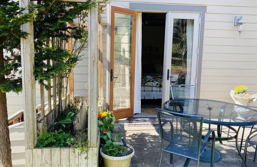 Mossyrock House | Experience The First Light Suite: Guest Rated 10/10