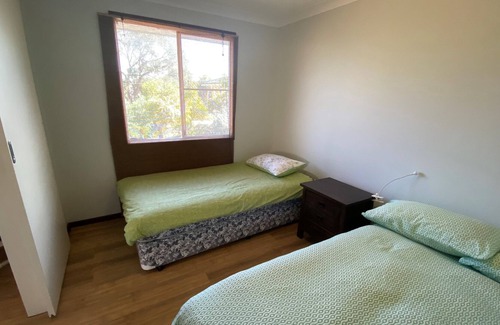 Ledge Point House | Ideal Getaway at The Fish Bowl, Steps from Ledge Point