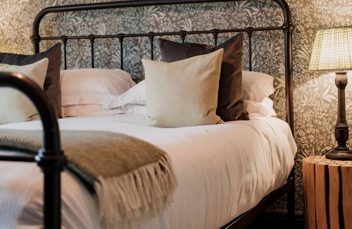 Winkton Hotel | Discover The Fisherman's Haunt: Family-Friendly Retreat