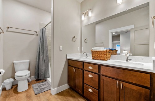 Palmer House | Discover The Fishhook Retreat: Your Family-Friendly Escape