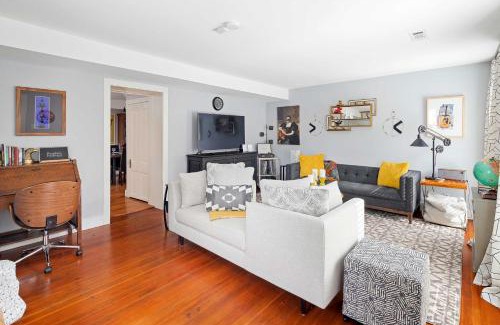 Galena House | Discover The FiveTen Federal - A Downtown Galena Retreat