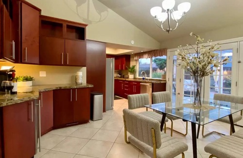 Arlington South House | Guest Rated 10/10: The Flamingo, Family Retreat Near UCR