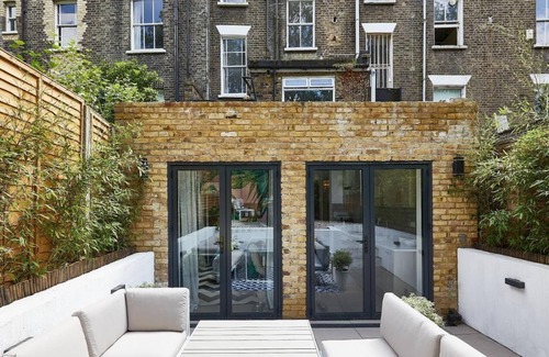 Mildmay Apartment | Guest Rated 10/10: The Flamingo Islington Apartment Retreat