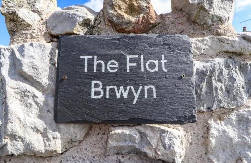 Treffynnon House | Experience The Flat At Brwyn - Guest Rated 9.6/10