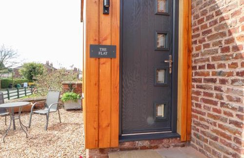 Carlisle House | Pet-Friendly Haven: The Flat - 4-Star Stay with Perfect Score