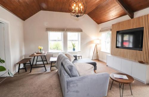 Carlisle House | Pet-Friendly Haven: The Flat - 4-Star Stay with Perfect Score
