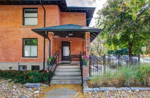 University North Apartment | Discover The Flats: Guest Rated 9.2 with Family Amenities