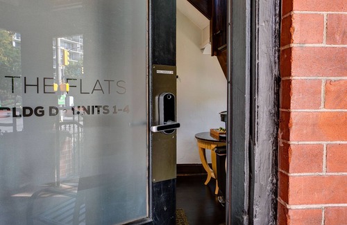 University North Apartment | Discover The Flats: Guest Rated 9.2 with Family Amenities