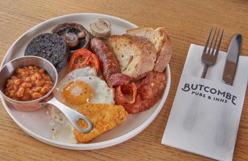 Twyning Hotel | Pet-Friendly Retreat at The Fleet Inn: Rated 8.9/10