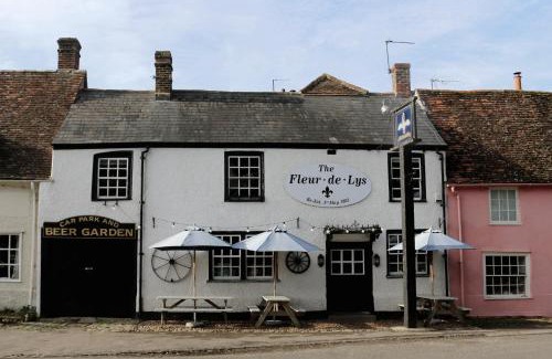 Dorchester-on-Thames Hotel | Pet-Friendly Retreat: Stay at The Fleur de Lys with Top Reviews