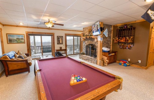 Seven Devils House | Experience The Flippin View: Pet-Friendly with Hot Tub