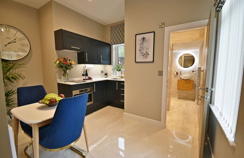 Rawtenstall Condo | Family-Friendly Florence Suite at Moat House Rawtenstall