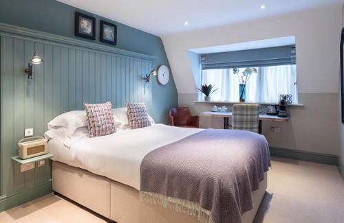 Sheffield Hotel | Discover The Florentine: Pet-Friendly & Family-Oriented Stay