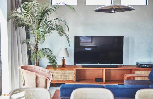Kamakura House | Experience The Flow Kamakura: Oceanfront Bliss & High Ratings