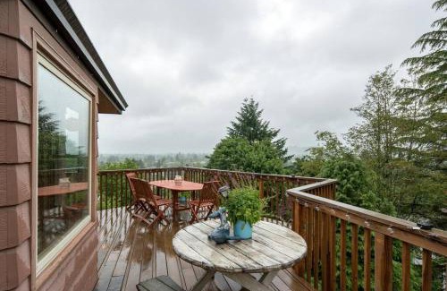 Mount Tabor Apartment | Explore The Flying Whale-Mount Tabor: 4-Star Family Escape