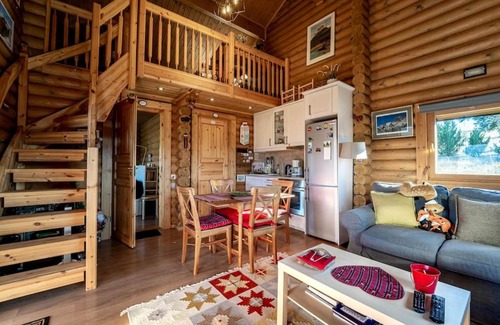 Karpenisi Ski Chalet | Experience The Flysch: Pet-Friendly Retreat with 10/10 Rating