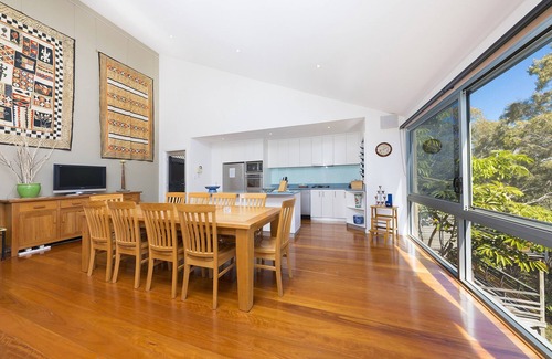 Green Point House | Experience The Folly: Ocean & Lake Views Await You