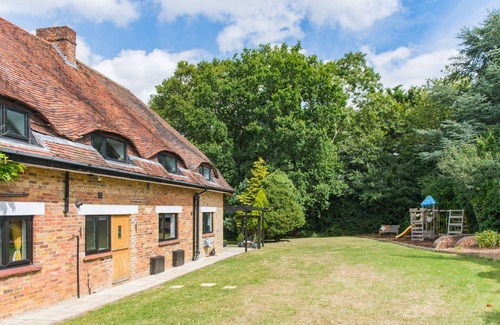 Fairseat House | The Folly by Bloom Stays - a holiday let that sleeps 10 guests in 5 bedrooms