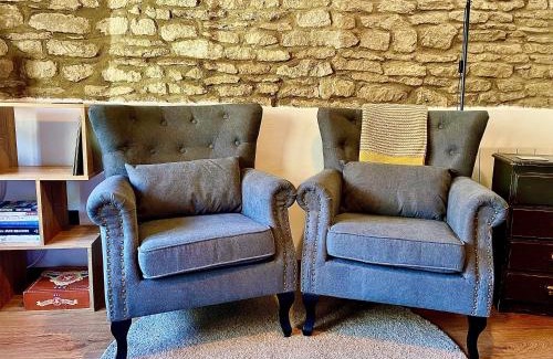 Tetbury Apartment | Discover The Folly: Pet Friendly with Breakfast Included
