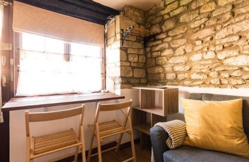 Tetbury Apartment | Discover The Folly: Pet Friendly with Breakfast Included