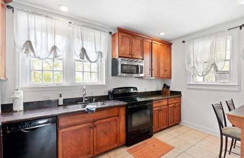 Marlyville - Fontainebleau House | Explore The Fontainebleau Residence: Family-Friendly Retreat
