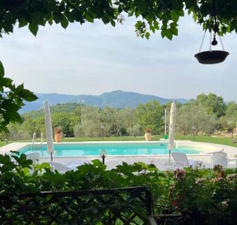 Isernia Bed & Breakfast | Explore The Forest House: Child-Friendly Retreat with Pool