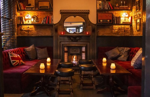 Hampton Wick Hotel | Explore The Foresters Arms: Family-Friendly Retreat