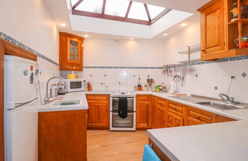 Bude Cottage | Explore THE FORT: Pet-Friendly Holiday Cottage in Bude
