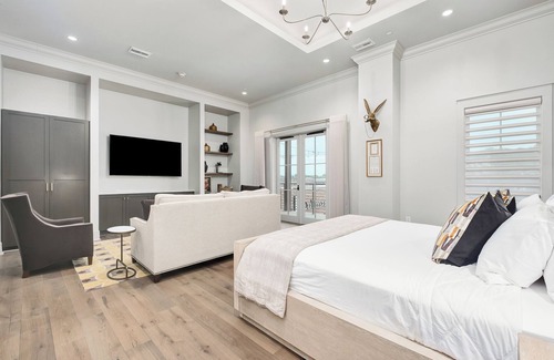 Cullman Hotel | Discover The Founders Suite: Near I65 with Great Amenities