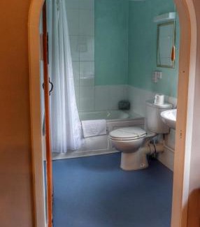 Parkend Hotel | Fountain Inn: Pet-Friendly Haven with High Guest Ratings