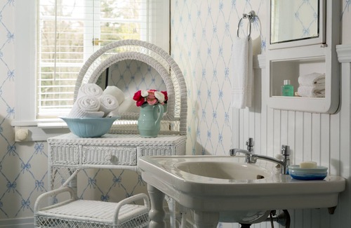 Old Bennington Bed & Breakfast | Discover The Four Chimneys Inn: 4-Star Eco-Friendly Retreat