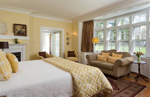 Old Bennington Bed & Breakfast | Discover The Four Chimneys Inn: 4-Star Eco-Friendly Retreat